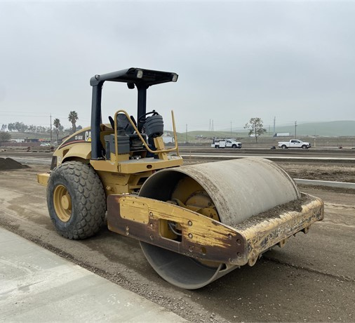 2004 CATERPILLAR CS563E